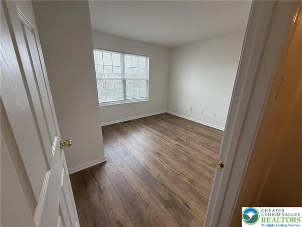 $2,500 | 867 King Way, Breinigsville, PA 18031