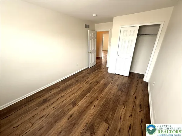 $2,500 | 867 King Way, Breinigsville, PA 18031