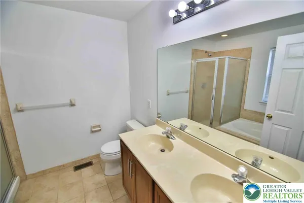 $2,500 | 867 King Way, Breinigsville, PA 18031