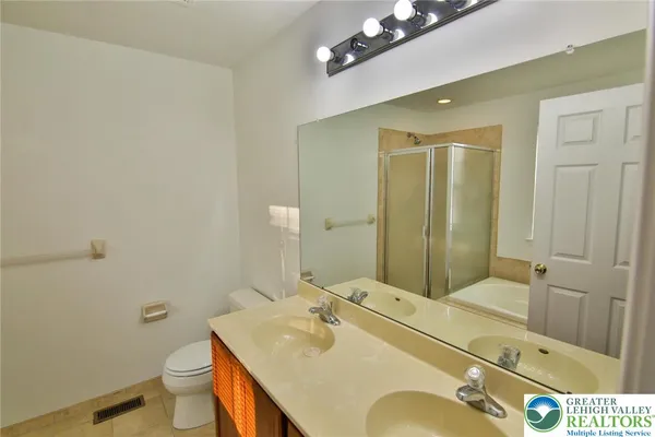 $2,500 | 867 King Way, Breinigsville, PA 18031