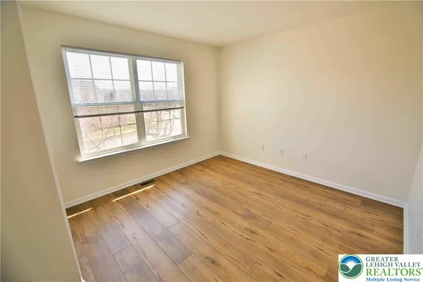 $2,500 | 867 King Way, Breinigsville, PA 18031