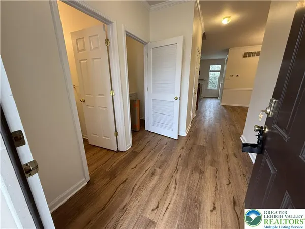 $2,500 | 867 King Way, Breinigsville, PA 18031