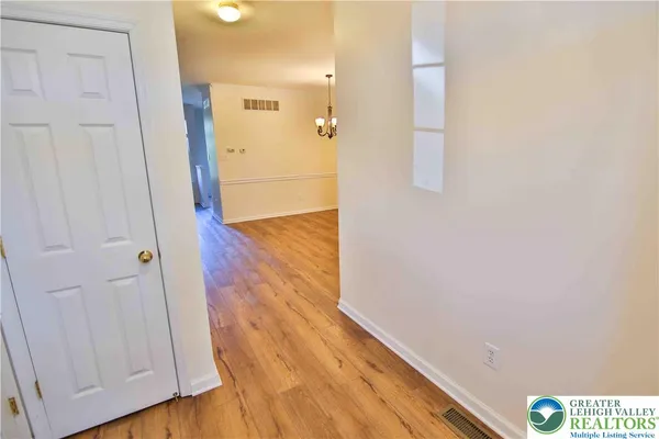 $2,500 | 867 King Way, Breinigsville, PA 18031