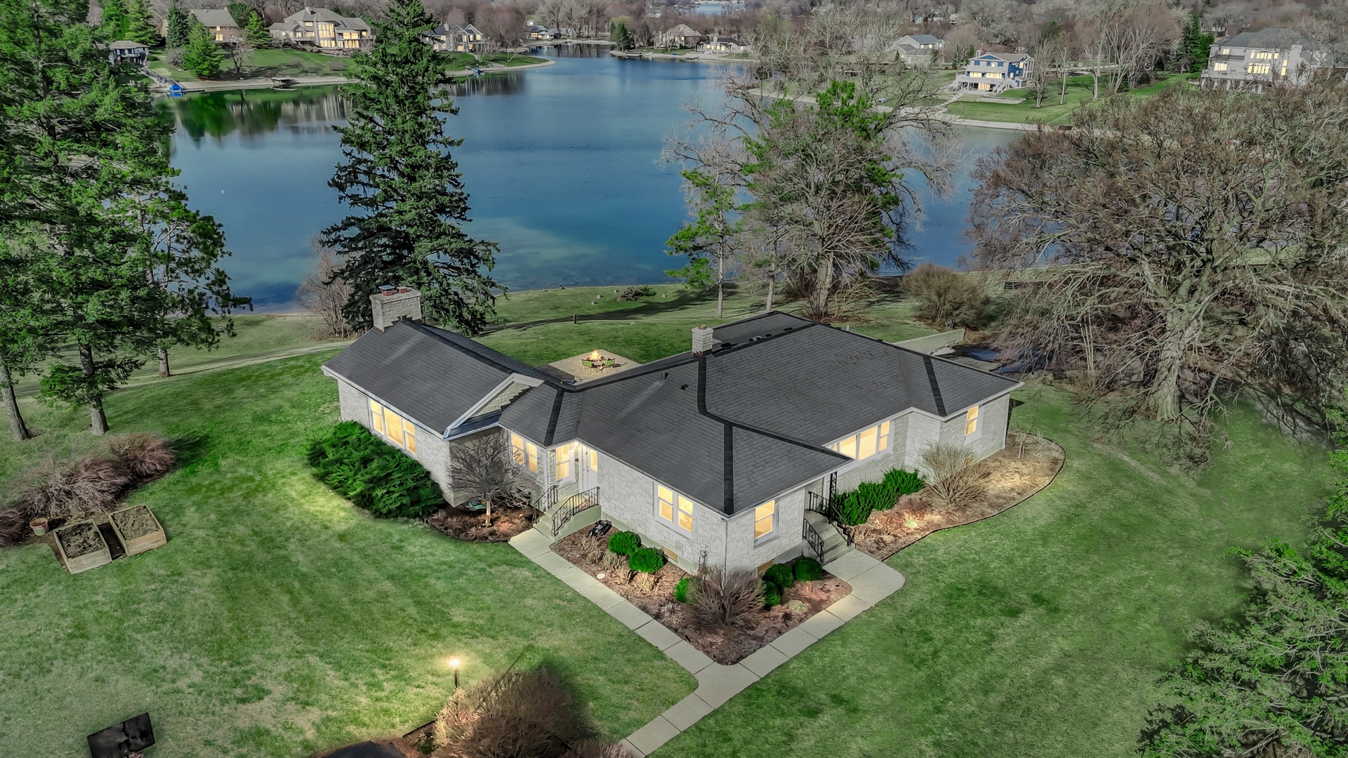 512 Bay Road McHenry, IL 60051 - Photo 1 of 38