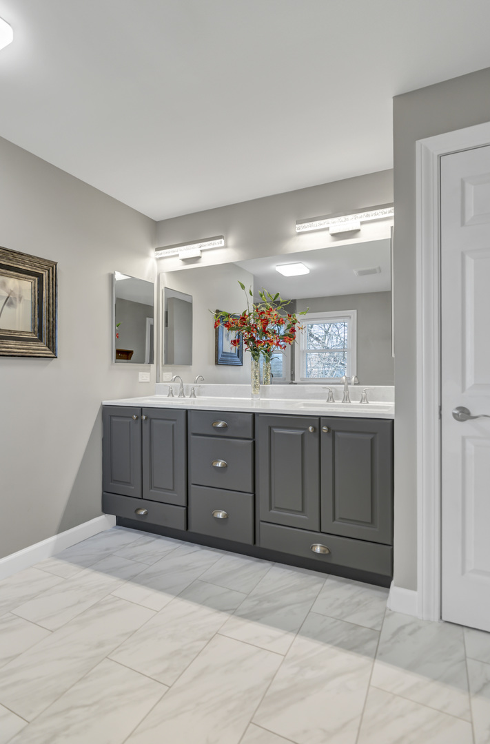 512 Bay Road McHenry, IL 60051 - Photo 15 of 38