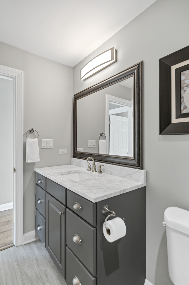 512 Bay Road McHenry, IL 60051 - Photo 23 of 38