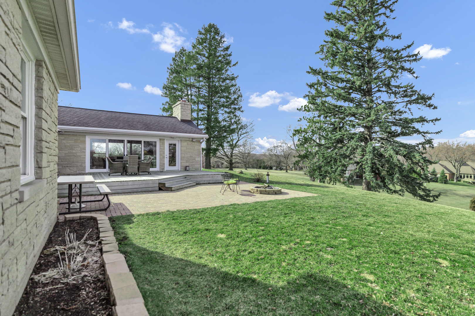 512 Bay Road McHenry, IL 60051 - Photo 34 of 38