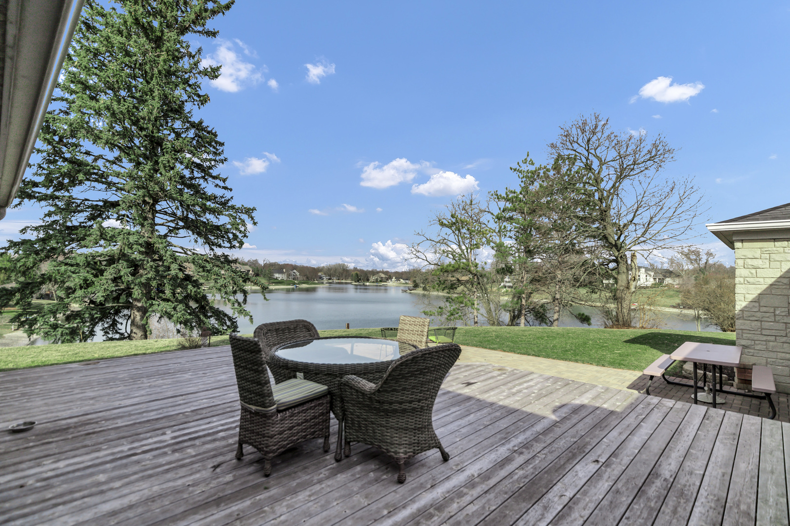 512 Bay Road McHenry, IL 60051 - Photo 6 of 38