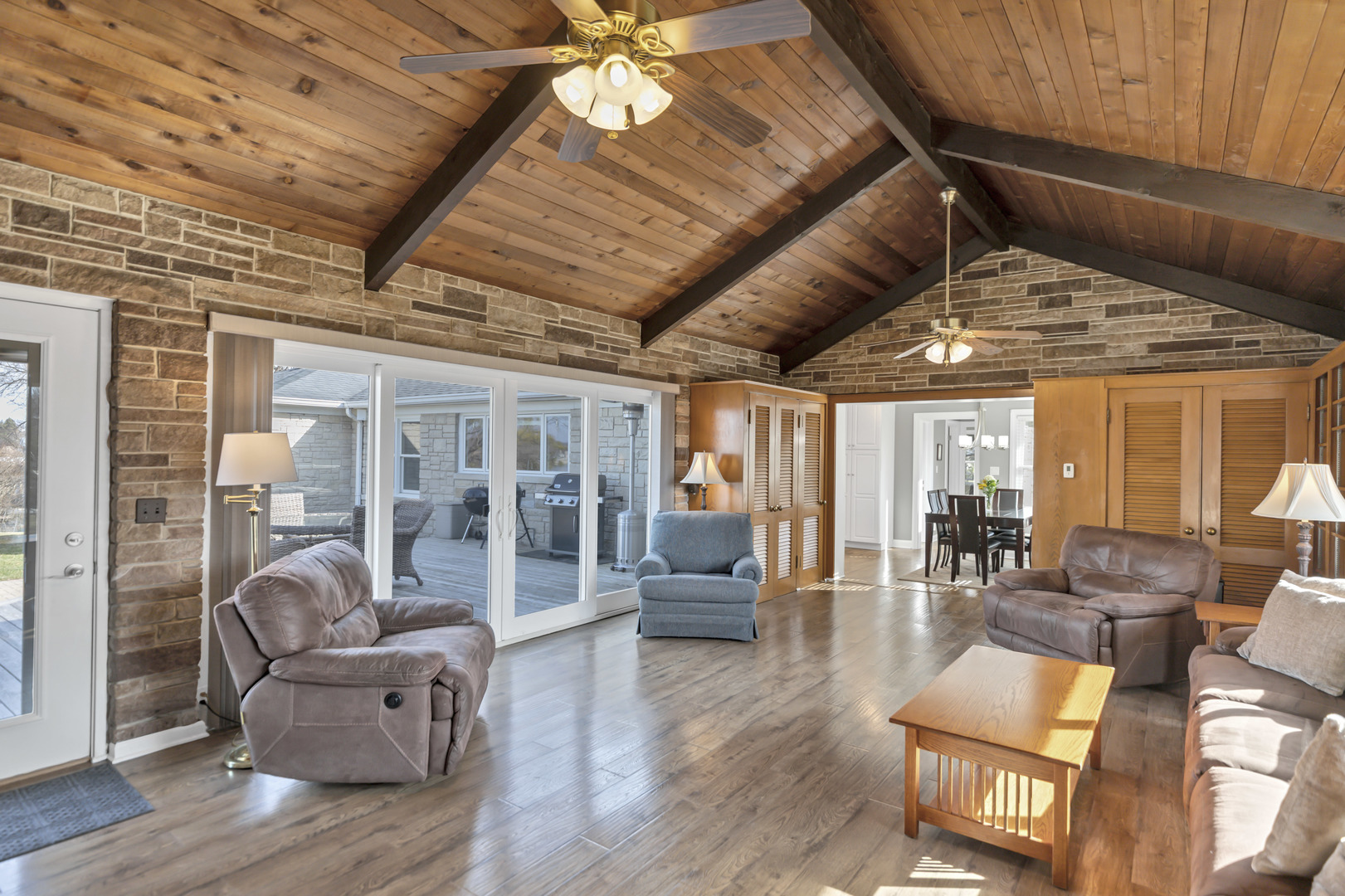 512 Bay Road McHenry, IL 60051 - Photo 7 of 38