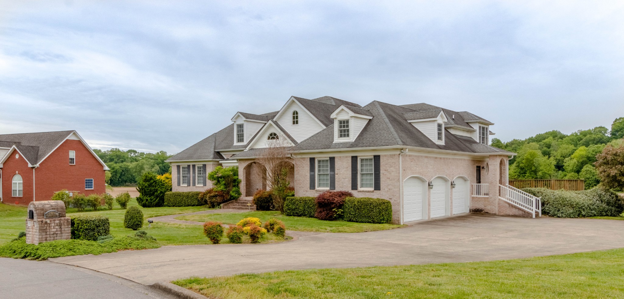 563 Pond Apple Road Clarksville, TN 37043 - Photo 2 of 39 a front view of a house with a yard