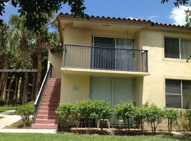 $2,300 | 10773 Cleary Boulevard, Unit 201, Plantation, FL 33324