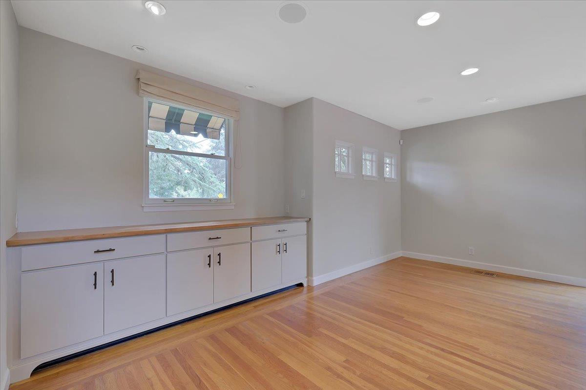 551 Southgate Road Sacramento, CA 95815 - Photo 15 of 89