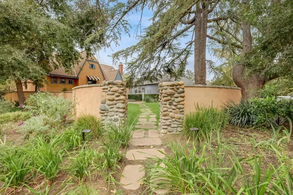 $995,000 | 551 Southgate Road, Sacramento, CA 95815