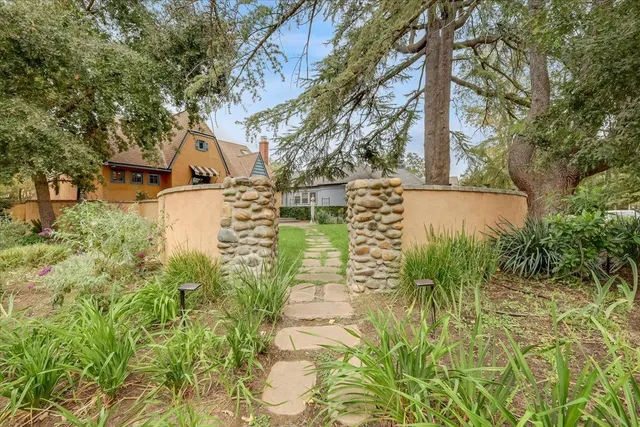 $995,000 | 551 Southgate Road, Sacramento, CA 95815