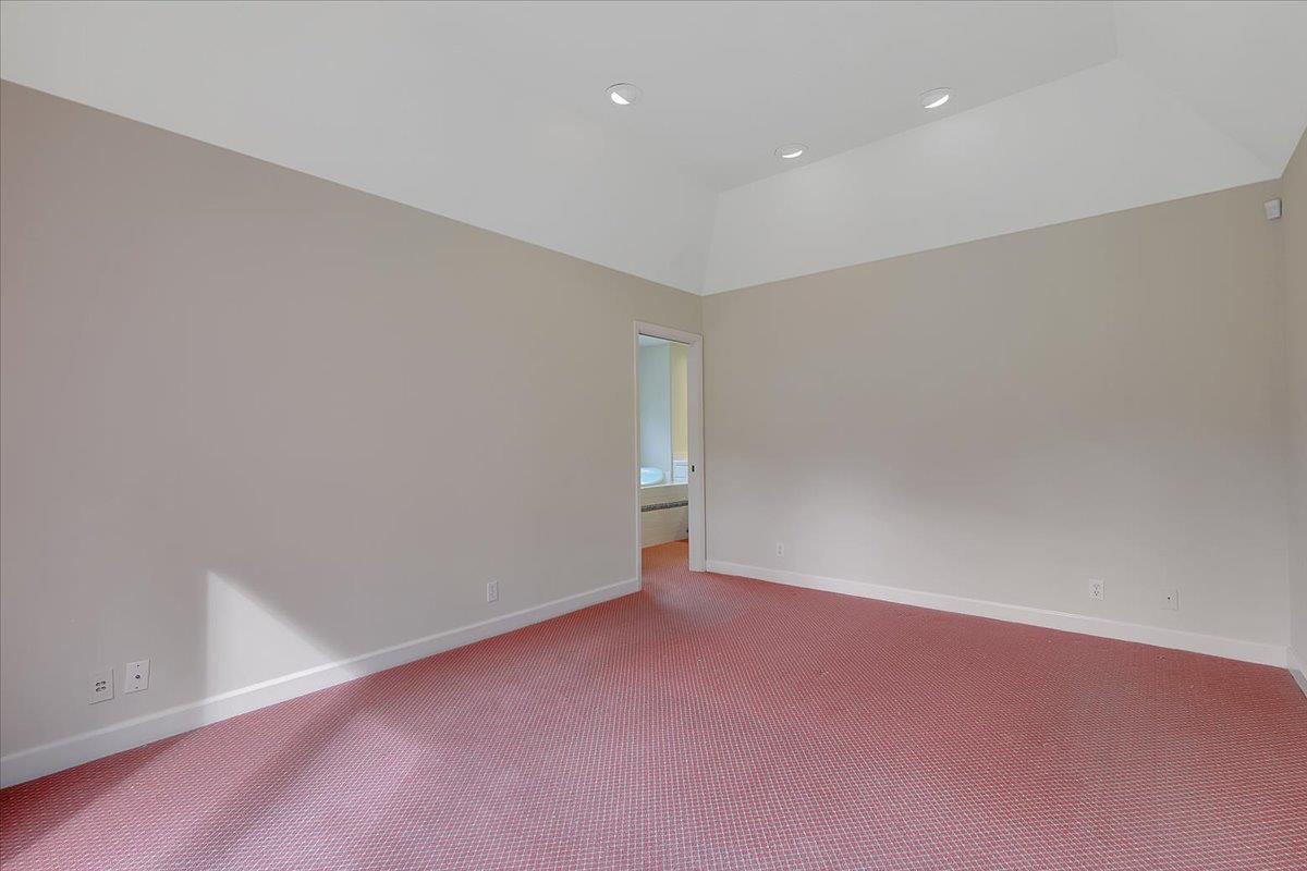 551 Southgate Road Sacramento, CA 95815 - Photo 36 of 89