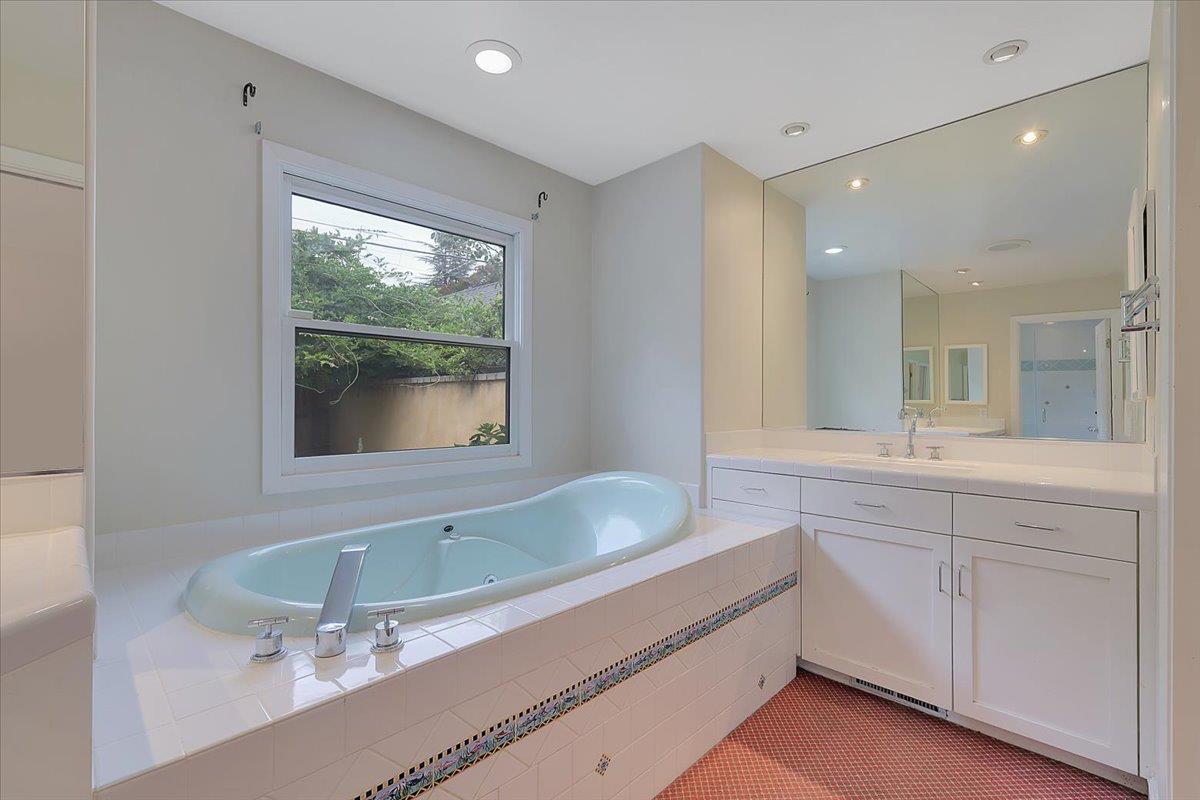 551 Southgate Road Sacramento, CA 95815 - Photo 39 of 89