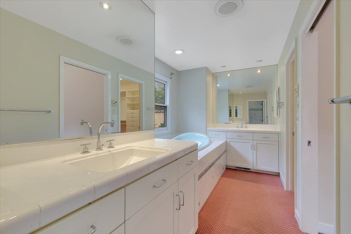 551 Southgate Road Sacramento, CA 95815 - Photo 43 of 89