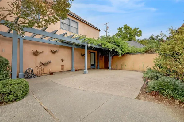 $995,000 | 551 Southgate Road, Sacramento, CA 95815