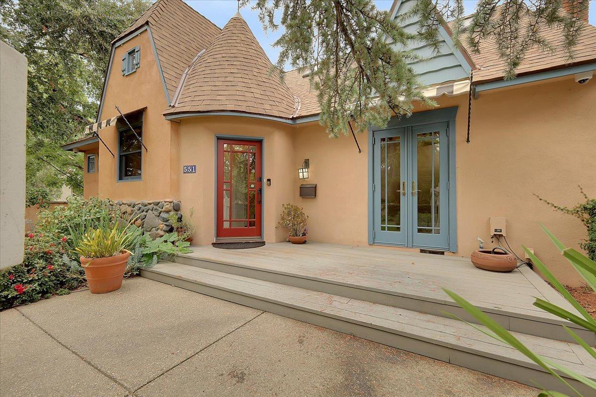 551 Southgate Road Sacramento, CA 95815 - Photo 5 of 89