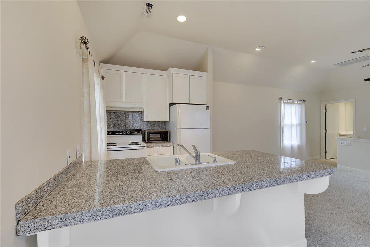 551 Southgate Road Sacramento, CA 95815 - Photo 59 of 89