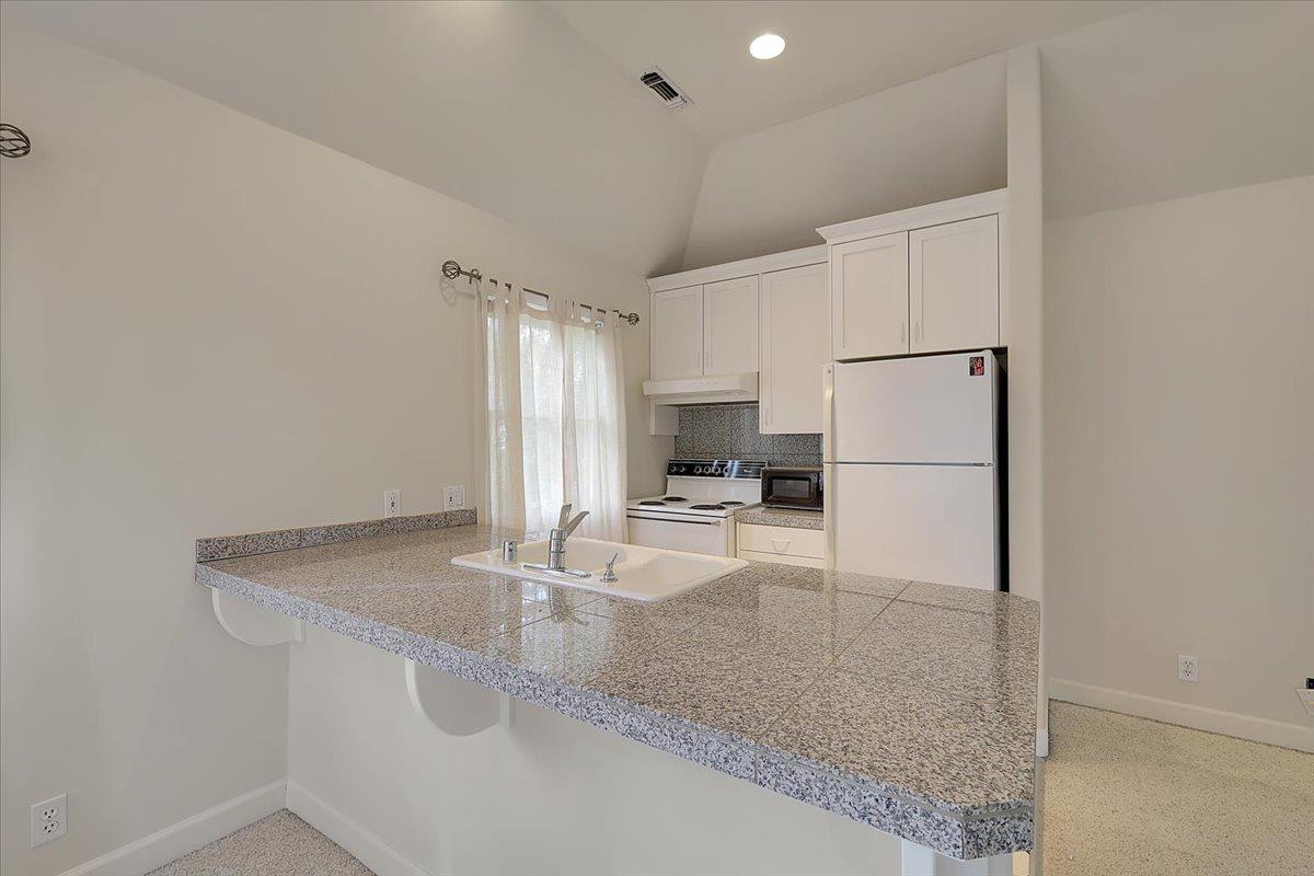 551 Southgate Road Sacramento, CA 95815 - Photo 60 of 89