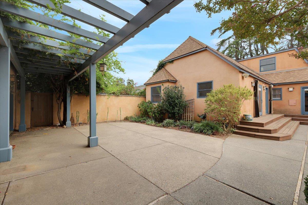 551 Southgate Road Sacramento, CA 95815 - Photo 67 of 89