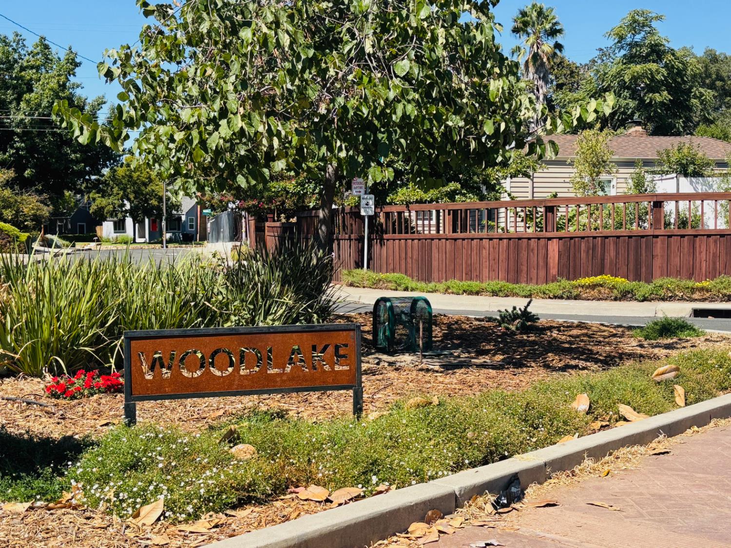 551 Southgate Road Sacramento, CA 95815 - Photo 7 of 89