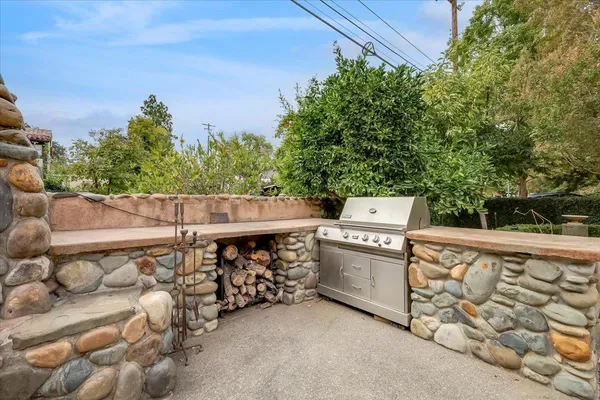 $995,000 | 551 Southgate Road, Sacramento, CA 95815