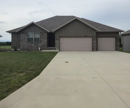$425,000 | 517 Stella Court, Willard, MO 65781
