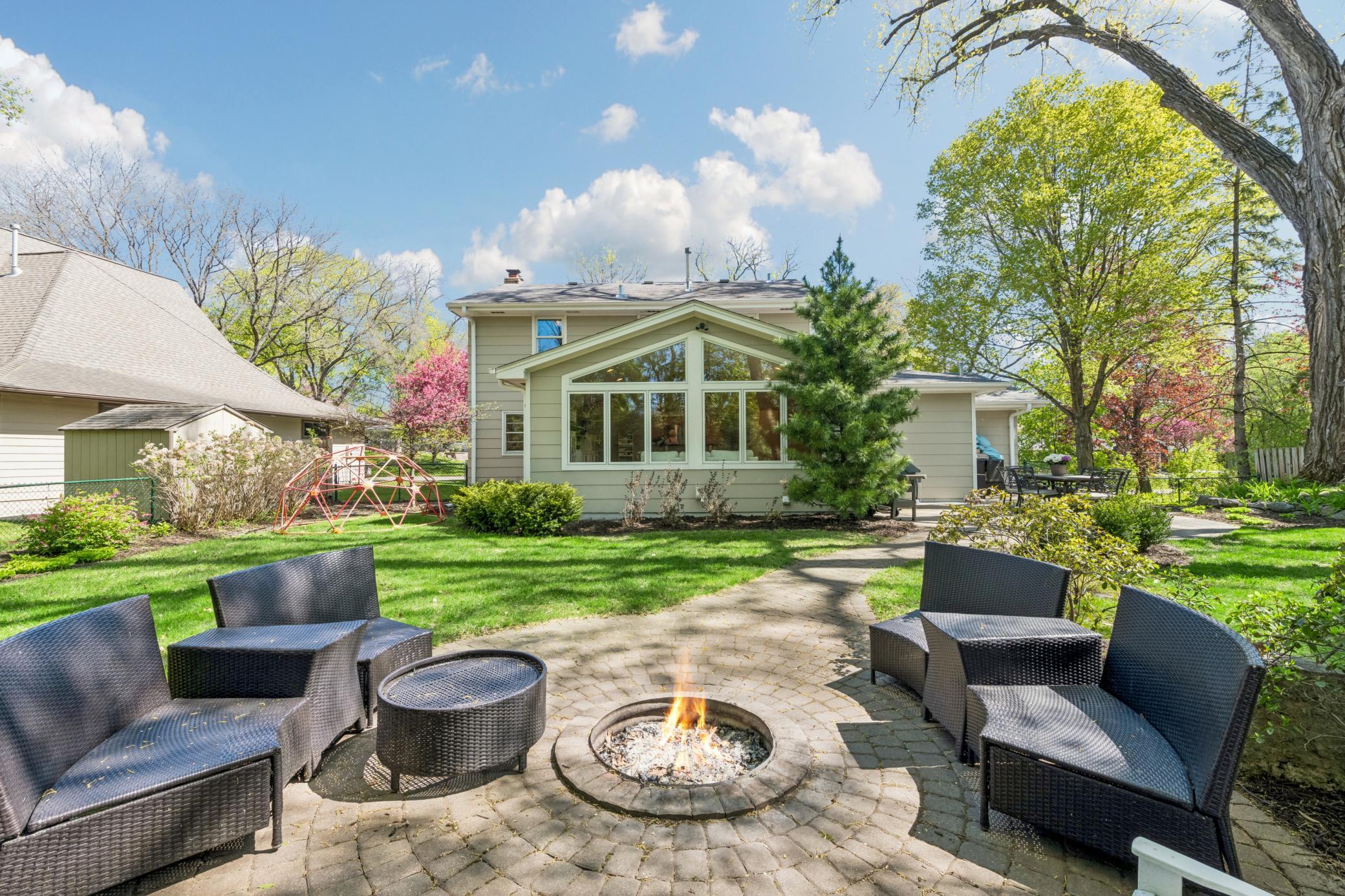 290 Ridgeview Drive Wayzata, MN 55391 - Photo 33 of 37 Gallery Image 33