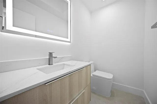 $2,400,000 | 7571 Estrella Circle, Boca Raton, FL 33433