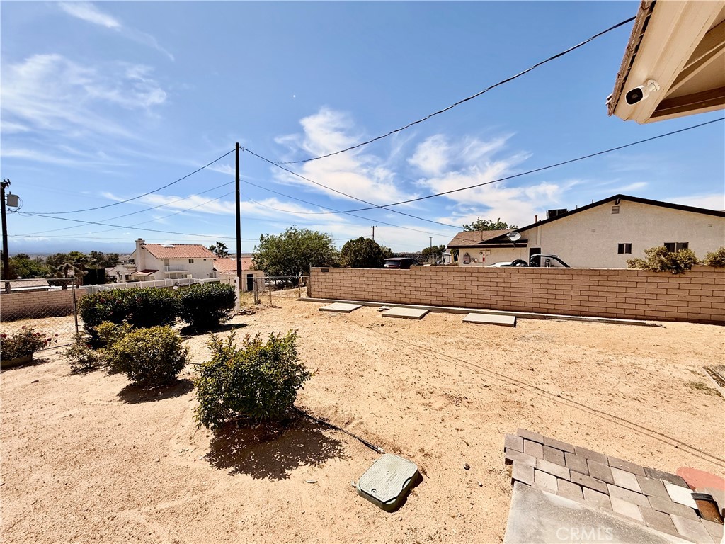 14890 Apple Valley Road Apple Valley, CA 92307 - Photo 25 of 28 a view of the ocean