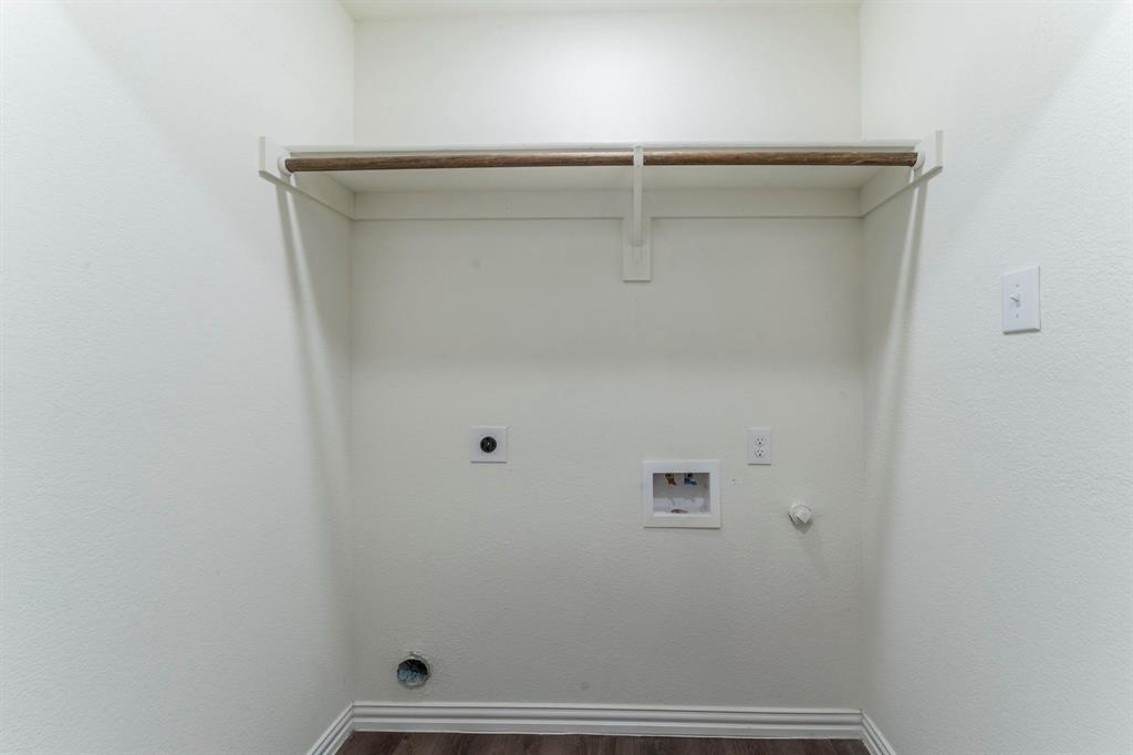 514 East Shepherd Street Denison, TX 75021 - Photo 13 of 16 a view of a small space