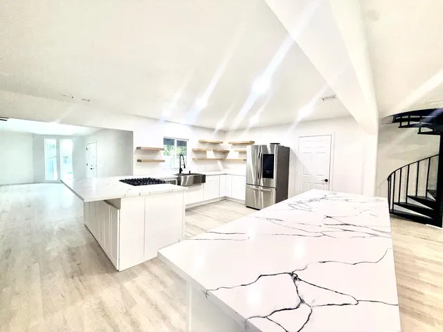 $1,390,000 | 10326 North Fowler Avenue, Clovis, CA 93619