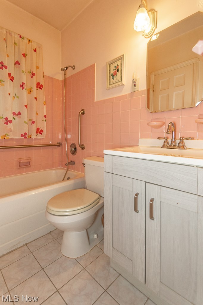 1056 Woodview Road Cleveland, OH 44121 - Photo 22 of 27