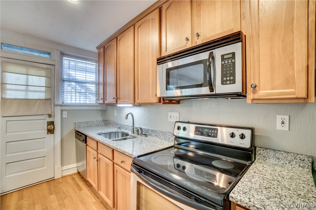 1112 Roseneath Road, Unit 4 Richmond, VA 23230 - Photo 9 of 27 Gallery Image 9