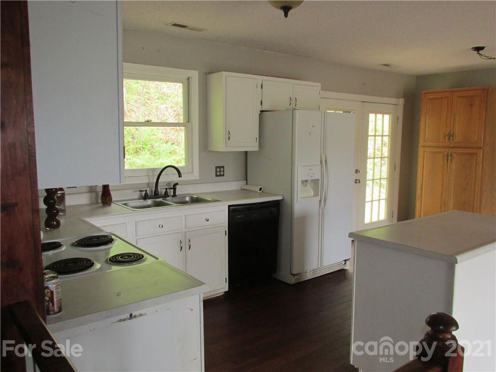 356 Desoto Road Sylva, NC 28779 - Photo 6 of 10 Gallery Image 6