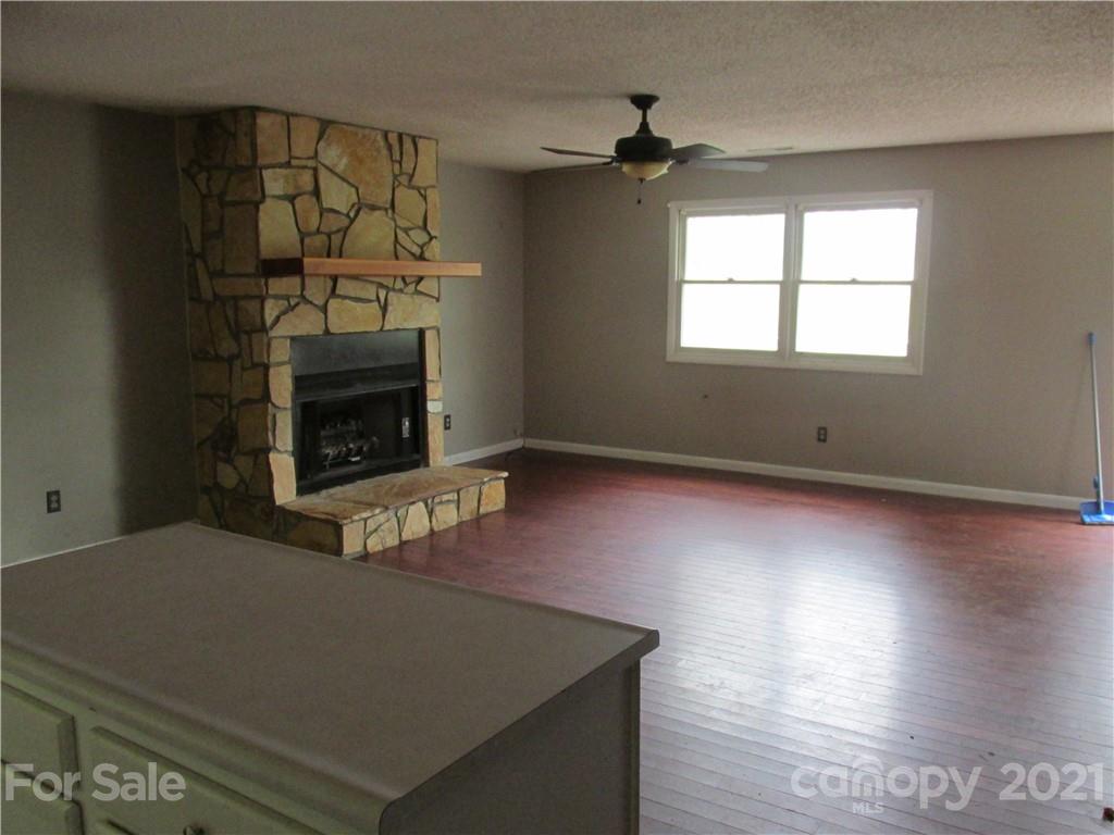 356 Desoto Road Sylva, NC 28779 - Photo 7 of 10 Gallery Image 7