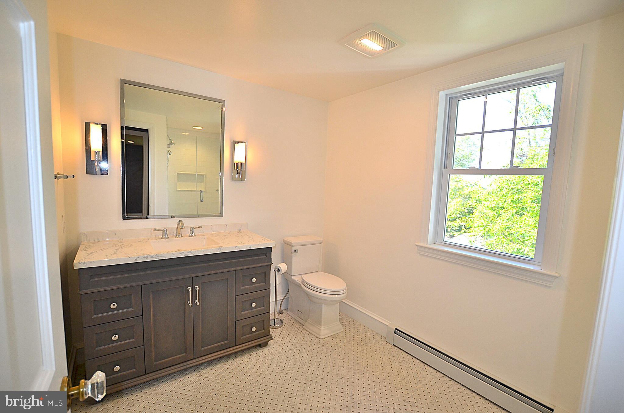 14 Hillside Road Claymont, DE 19703 - Photo 36 of 55 Main bath