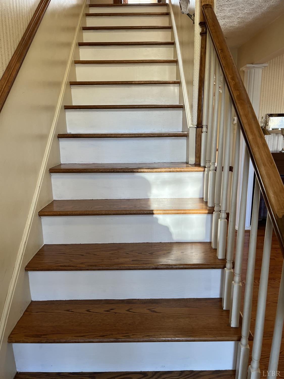 3912 Lowry Road Goode, VA 24556 - Photo 19 of 56 a view of entryway