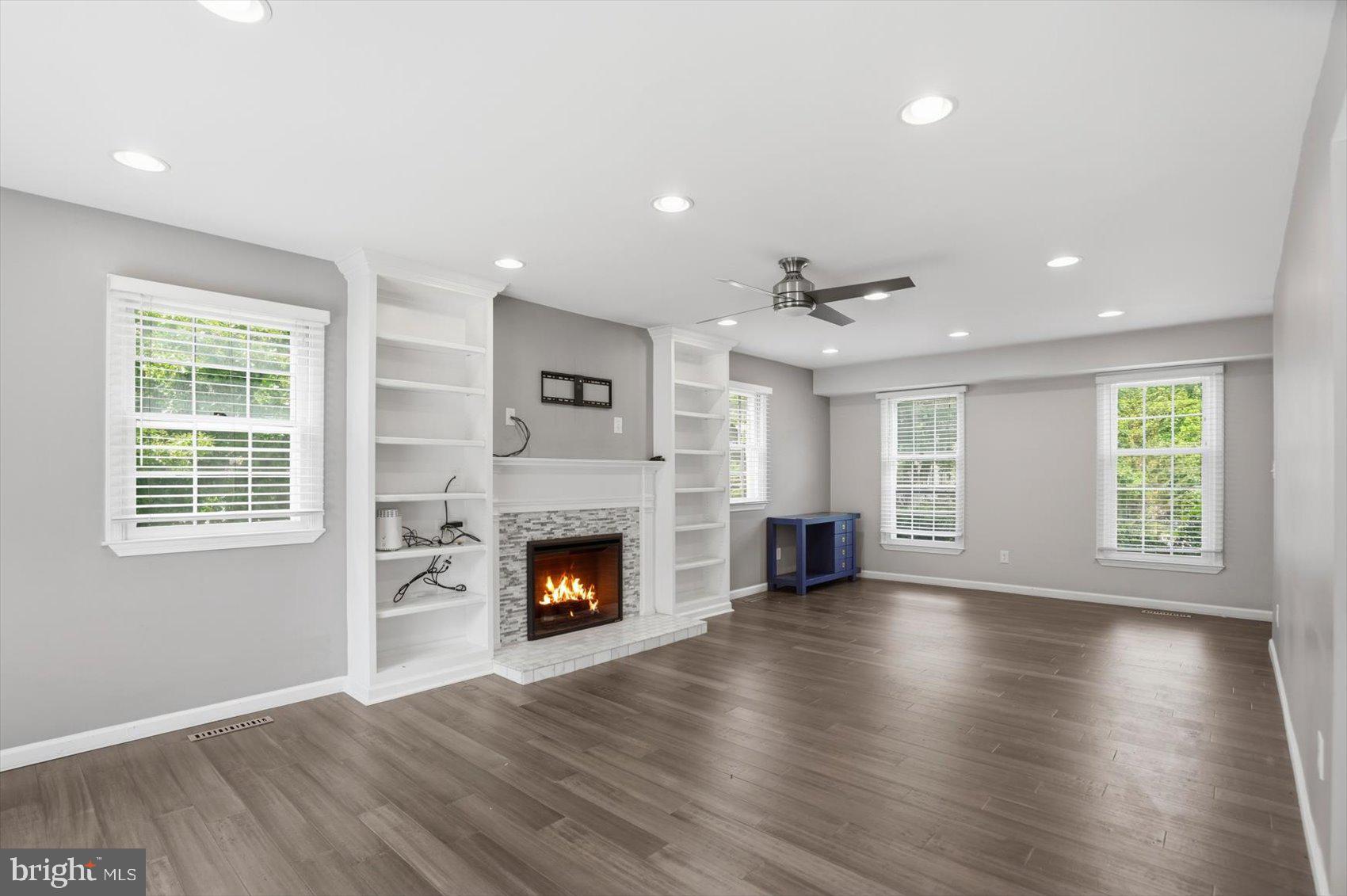 10509 Gateridge Road Cockeysville, MD 21030 - Photo 4 of 40 Family Room