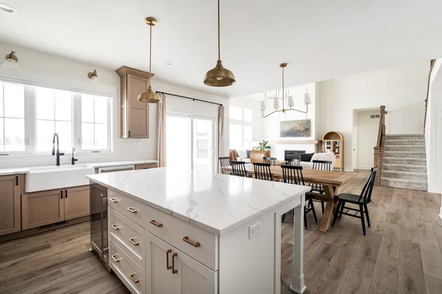 $859,900 | W274-n6937 Pintail Court, Lisbon, WI 53089