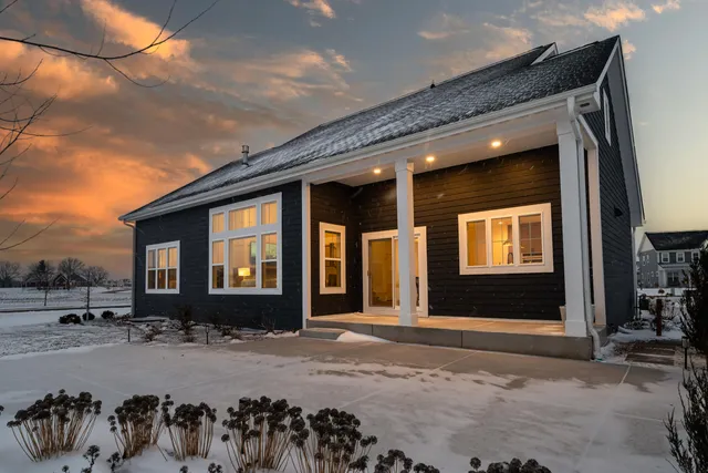 $859,900 | W274-n6937 Pintail Court, Lisbon, WI 53089