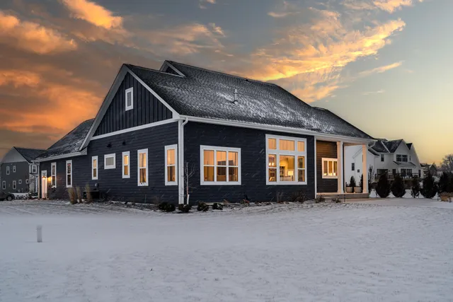 $859,900 | W274-n6937 Pintail Court, Lisbon, WI 53089