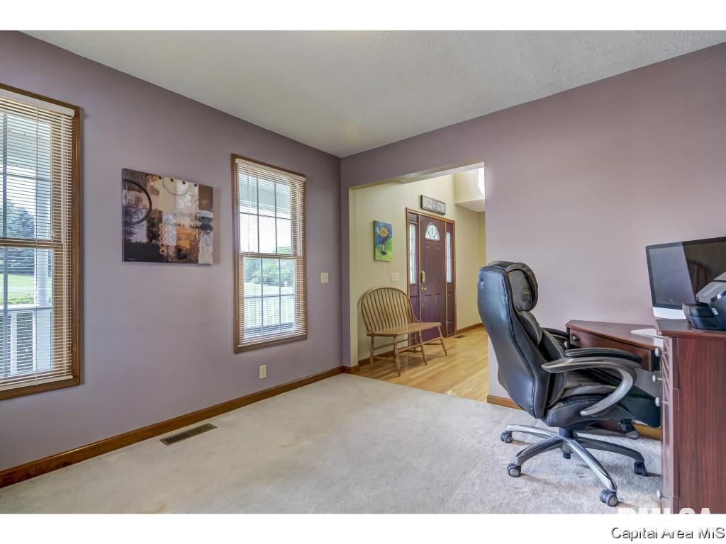 6001 Thresher Drive Springfield, IL 62712 - Photo 14 of 36