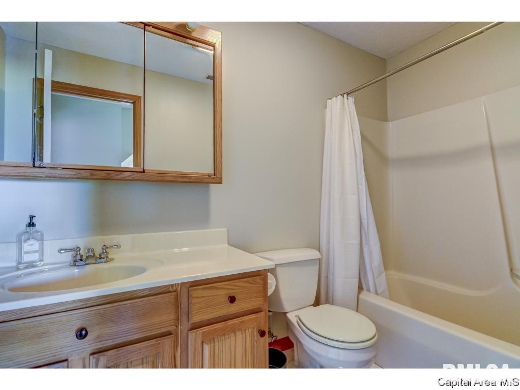 6001 Thresher Drive Springfield, IL 62712 - Photo 28 of 36