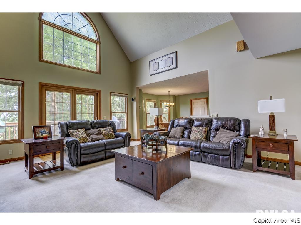 6001 Thresher Drive Springfield, IL 62712 - Photo 5 of 36