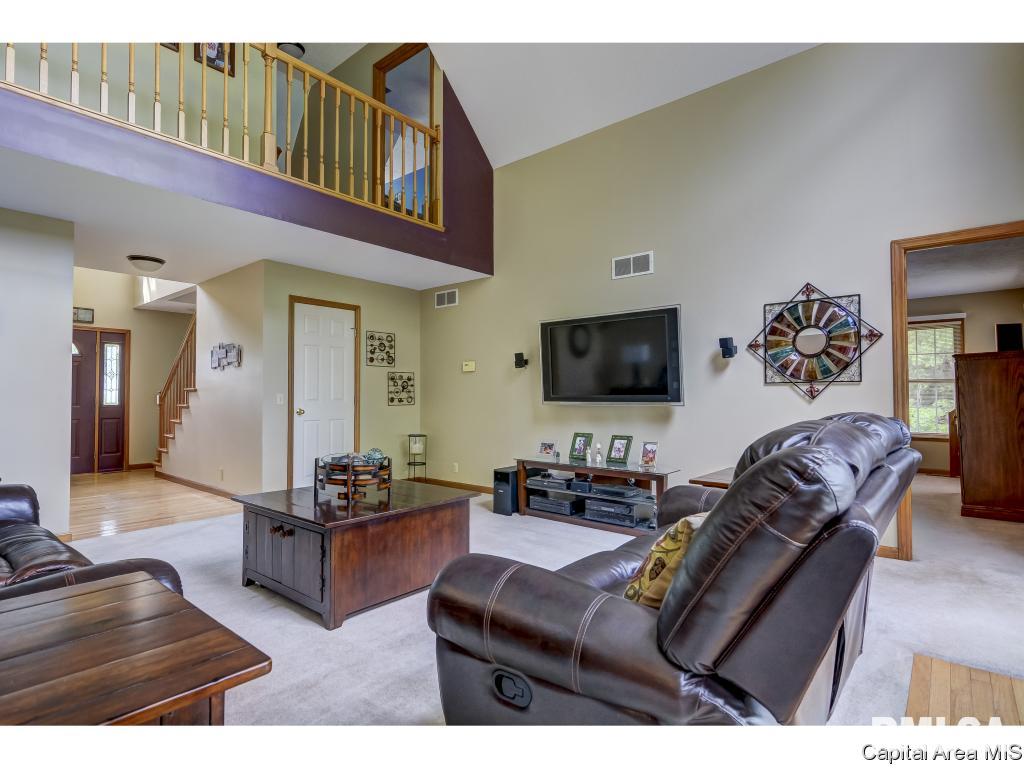 6001 Thresher Drive Springfield, IL 62712 - Photo 7 of 36