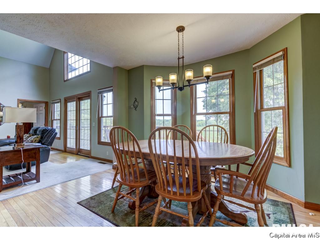 6001 Thresher Drive Springfield, IL 62712 - Photo 8 of 36