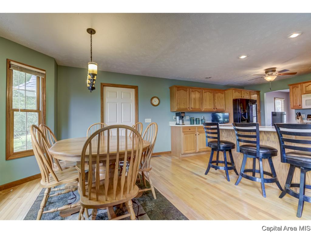 6001 Thresher Drive Springfield, IL 62712 - Photo 9 of 36